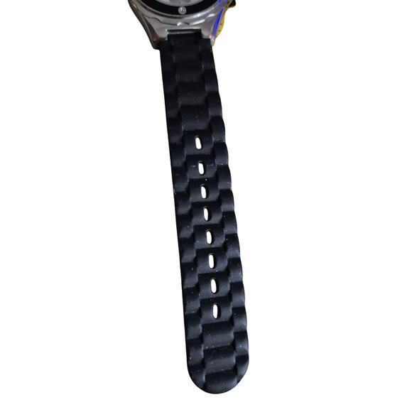 Sport Watch Unisex Silver bezel black trim Watch face good for men or ladies - Picture 8 of 8